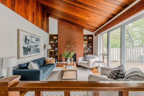 Photo 9 at 30 Skyview Crescent, Henry Farm, Toronto