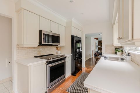 Photo 15 at 30 Skyview Crescent, Henry Farm, Toronto
