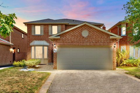 Photo 1 at 41 Dunbarton Court, Harding, Richmond Hill