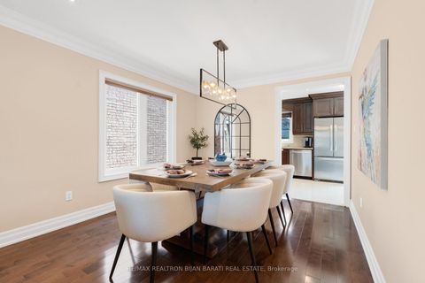 Photo 9 at 41 Dunbarton Court, Harding, Richmond Hill