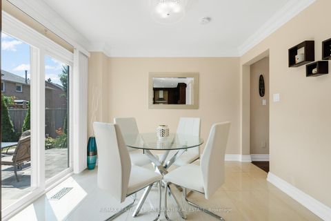 Photo 16 at 41 Dunbarton Court, Harding, Richmond Hill