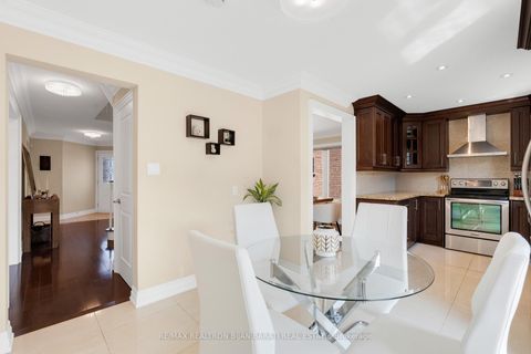 Photo 18 at 41 Dunbarton Court, Harding, Richmond Hill