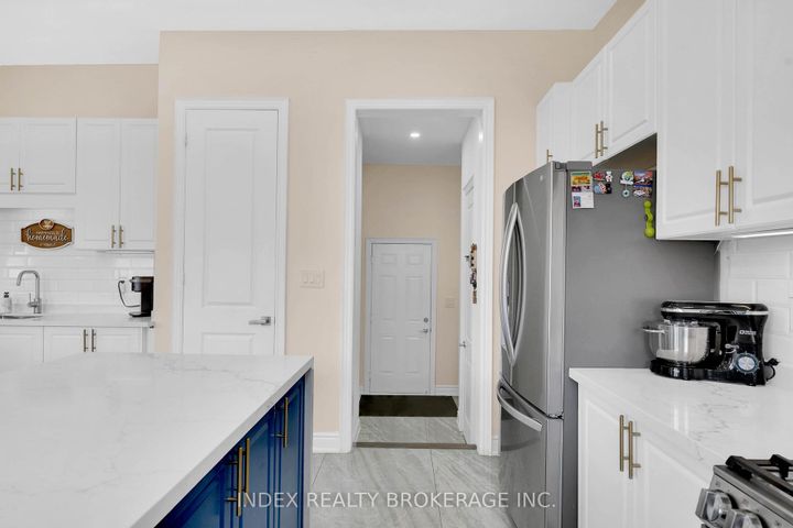 Photo 19 at 199 Granite Ridge Trail, Waterdown, Hamilton