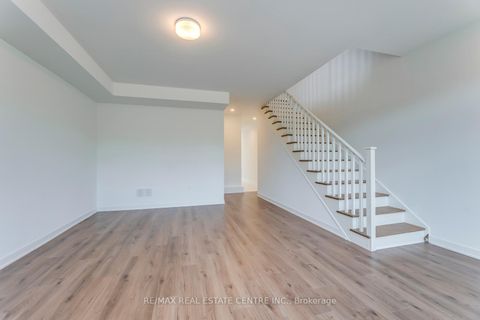 Photo 7 at 3049 Trailside Drive, GO Glenorchy, Oakville