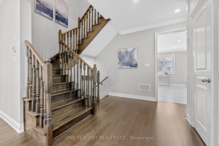 Photo 9 at 107 Avanti Crescent, Waterdown, Hamilton
