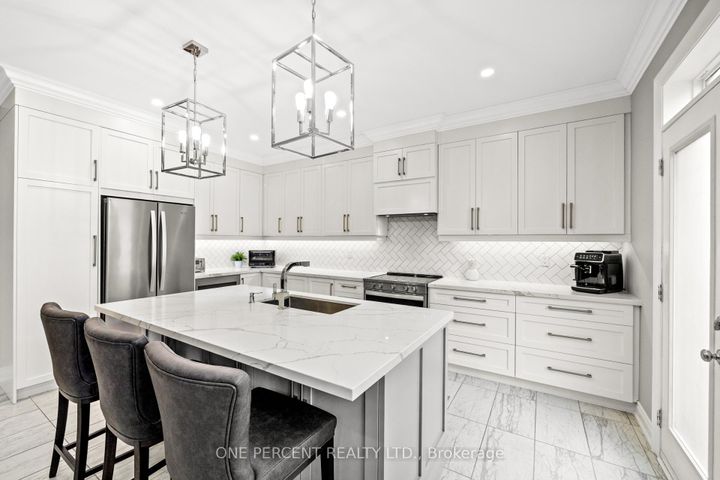 Photo 13 at 107 Avanti Crescent, Waterdown, Hamilton