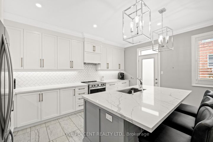 Photo 14 at 107 Avanti Crescent, Waterdown, Hamilton