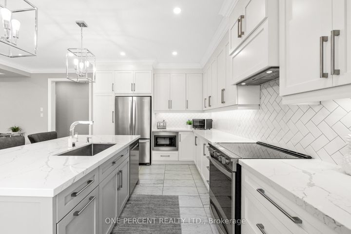 Photo 15 at 107 Avanti Crescent, Waterdown, Hamilton