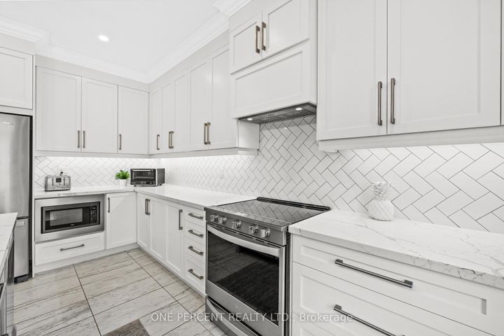 Photo 16 at 107 Avanti Crescent, Waterdown, Hamilton