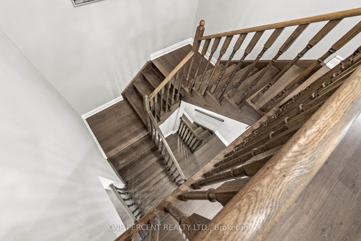 Photo 23 at 107 Avanti Crescent, Waterdown, Hamilton