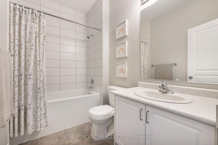 Photo 34 at 107 Avanti Crescent, Waterdown, Hamilton