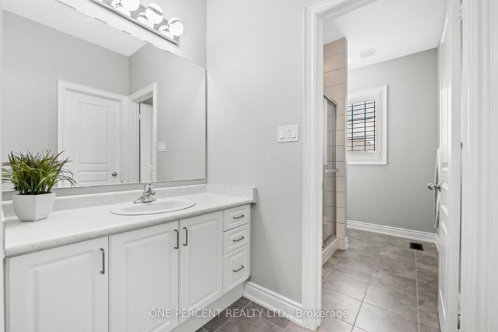 Photo 36 at 107 Avanti Crescent, Waterdown, Hamilton