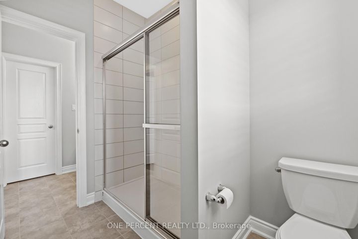 Photo 37 at 107 Avanti Crescent, Waterdown, Hamilton
