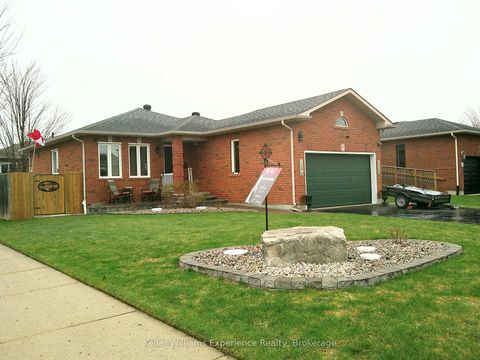 Photo 2 at 66 Coleman Drive, Edgehill Drive, Barrie Photo 2 at 66 Coleman Drive, Edgehill Drive, Barrie