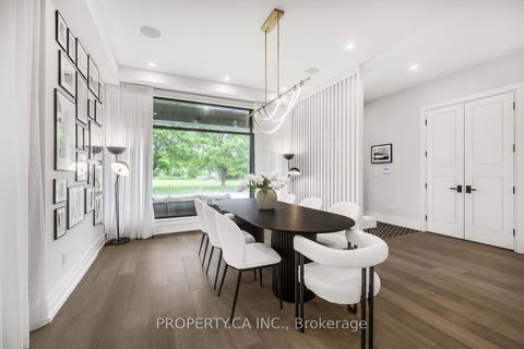 Photo 3 at 8 Manor Haven Road, Lawrence, Toronto