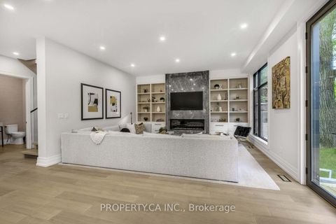 Photo 10 at 8 Manor Haven Road, Lawrence, Toronto