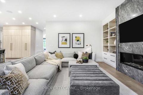 Photo 11 at 8 Manor Haven Road, Lawrence, Toronto