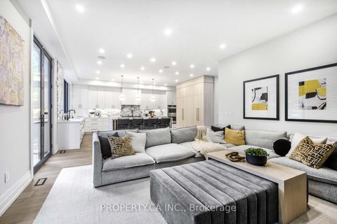 Photo 13 at 8 Manor Haven Road, Lawrence, Toronto