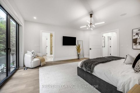 Photo 18 at 8 Manor Haven Road, Lawrence, Toronto
