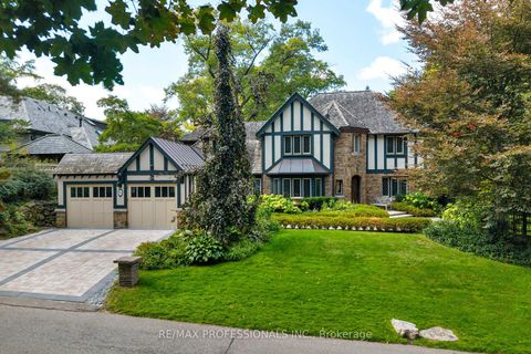 Photo 1 at 16 Kingsway Crescent, Kingsway South, Toronto