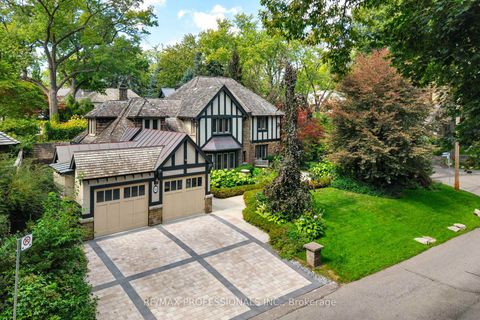 Photo 2 at 16 Kingsway Crescent, Kingsway South, Toronto