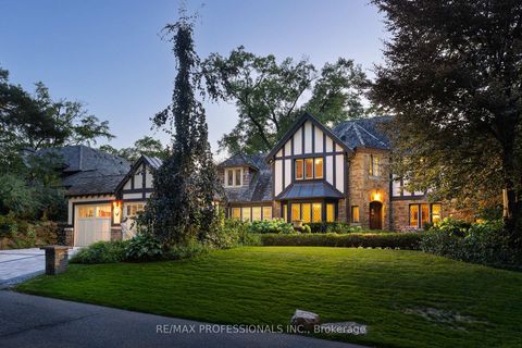 Photo 8 at 16 Kingsway Crescent, Kingsway South, Toronto