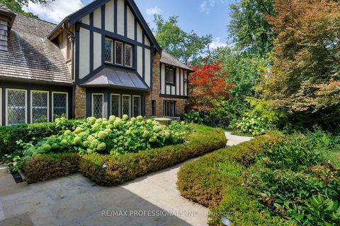 Photo 9 at 16 Kingsway Crescent, Kingsway South, Toronto