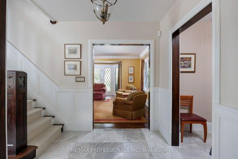 Photo 11 at 16 Kingsway Crescent, Kingsway South, Toronto Photo 11 at 16 Kingsway Crescent, Kingsway South, Toronto