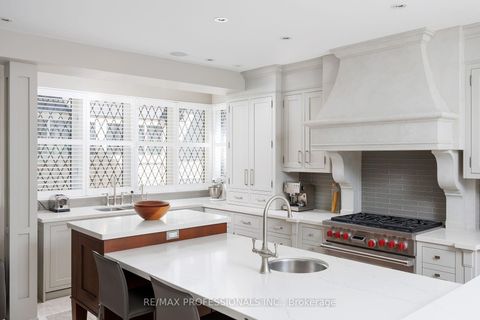 Photo 23 at 16 Kingsway Crescent, Kingsway South, Toronto
