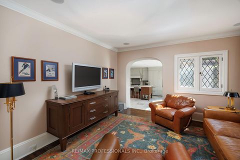Photo 28 at 16 Kingsway Crescent, Kingsway South, Toronto