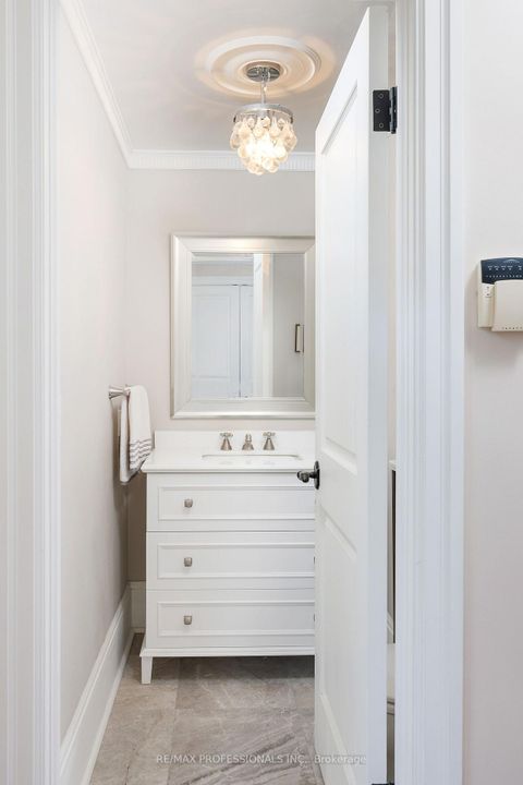 Photo 30 at 16 Kingsway Crescent, Kingsway South, Toronto