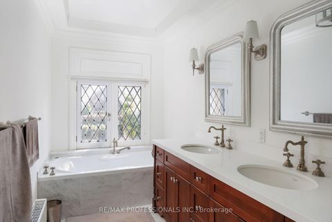 Photo 37 at 16 Kingsway Crescent, Kingsway South, Toronto