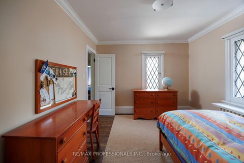 Photo 41 at 16 Kingsway Crescent, Kingsway South, Toronto