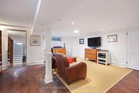 Photo 45 at 16 Kingsway Crescent, Kingsway South, Toronto Photo 45 at 16 Kingsway Crescent, Kingsway South, Toronto