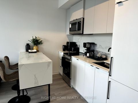 Photo 2 at Unit #1206 - 285 Dufferin Street, South Parkdale, Toronto