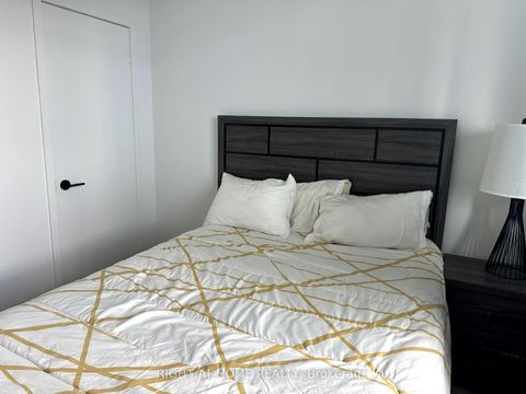 Photo 5 at Unit #1206 - 285 Dufferin Street, South Parkdale, Toronto