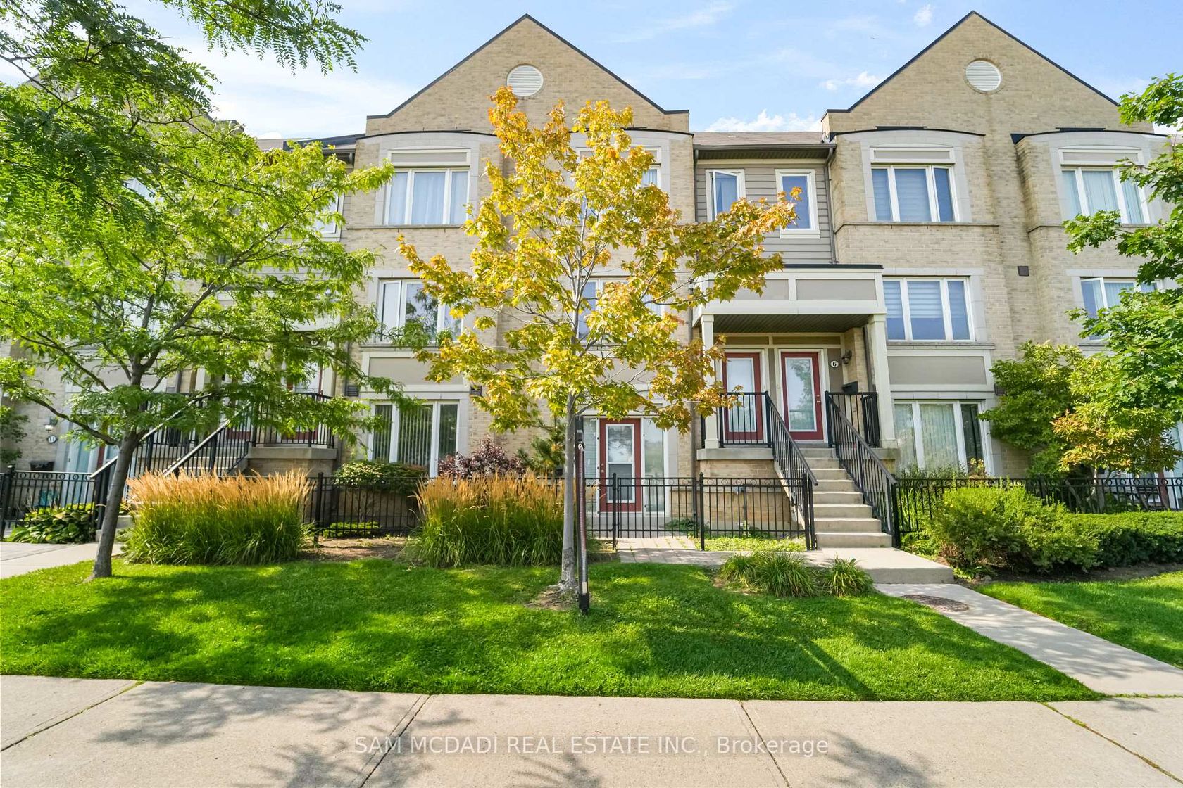 8 - 2895 Hazelton Place, Central Erin Mills, Mississauga by Loree Meneguzzi Real Estate 8 - 2895 Hazelton Place, Central Erin Mills, Mississauga