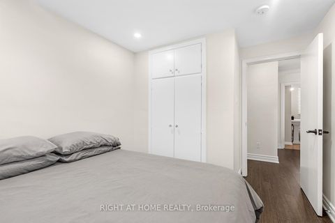 Photo 22 at 190 Northwood Drive, Newtonbrook East, Toronto