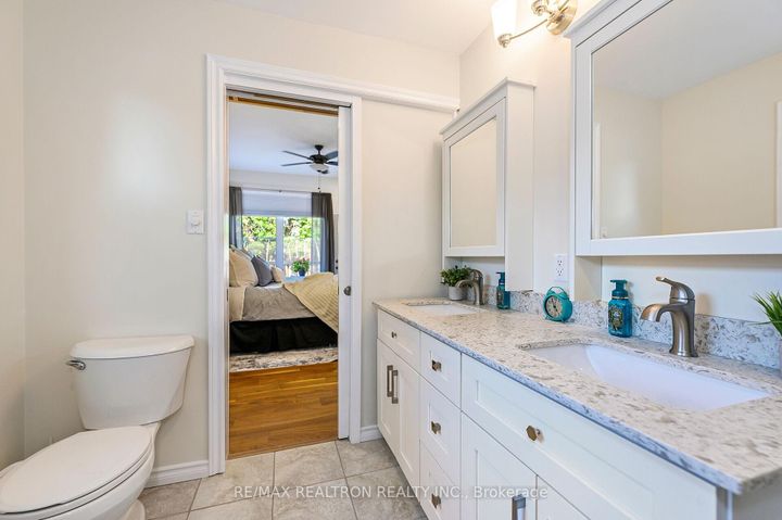Photo 20 at 5472 Randolph Crescent, Appleby, Burlington