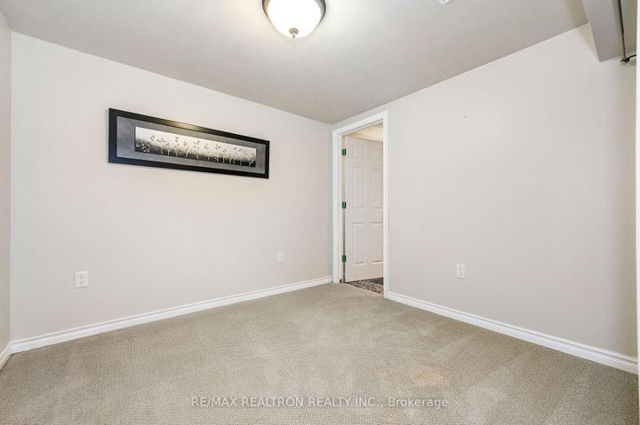 Photo 35 at 5472 Randolph Crescent, Appleby, Burlington