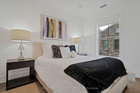 Photo 5 at 301 - 10360 Islington Avenue, Kleinburg, Vaughan