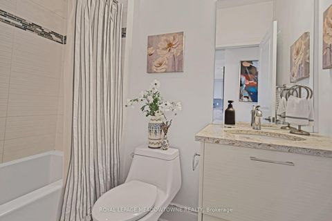 Photo 10 at 301 - 10360 Islington Avenue, Kleinburg, Vaughan