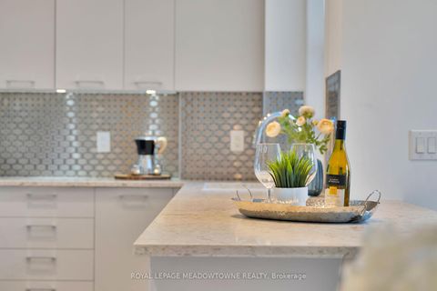 Photo 18 at 301 - 10360 Islington Avenue, Kleinburg, Vaughan