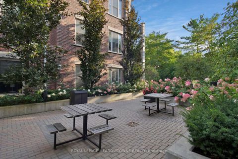 Photo 27 at 301 - 10360 Islington Avenue, Kleinburg, Vaughan