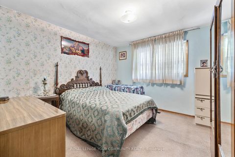 Photo 9 at 221 Elgin Mills Road W, Mill Pond, Richmond Hill