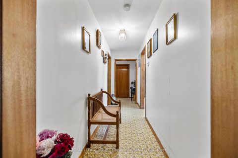 Photo 10 at 221 Elgin Mills Road W, Mill Pond, Richmond Hill