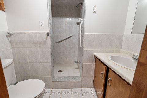 Photo 14 at 221 Elgin Mills Road W, Mill Pond, Richmond Hill