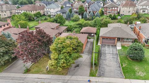 Photo 37 at 221 Elgin Mills Road W, Mill Pond, Richmond Hill