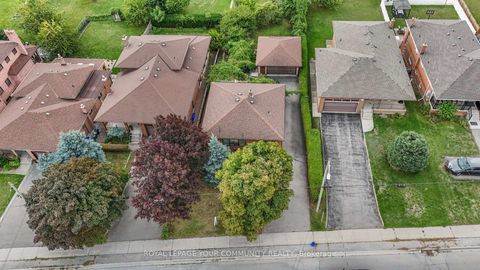 Photo 42 at 221 Elgin Mills Road W, Mill Pond, Richmond Hill