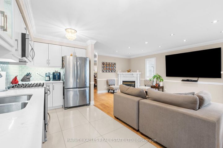 Photo 14 at 62 Kalmar Crescent, Oak Ridges, Richmond Hill